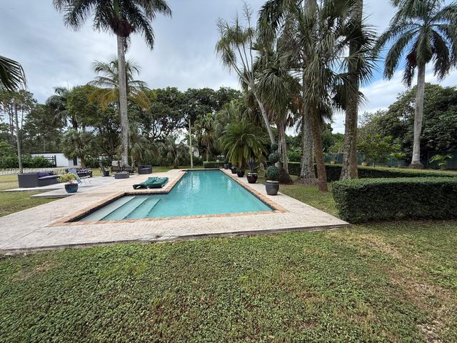 25945 SW 197th Ave, Homestead, FL 33031