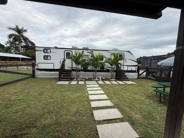 25945 SW 197th Ave, Homestead, FL 33031