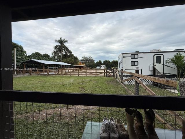 25945 SW 197th Ave, Homestead, FL 33031