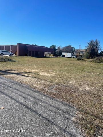 2518 HWY 77, Lynn Haven, FL 32444