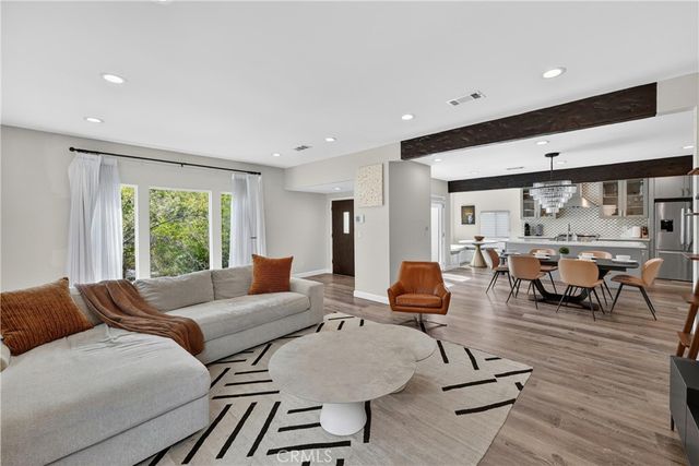 1029 Keniston Avenue, Los Angeles, CA 90019