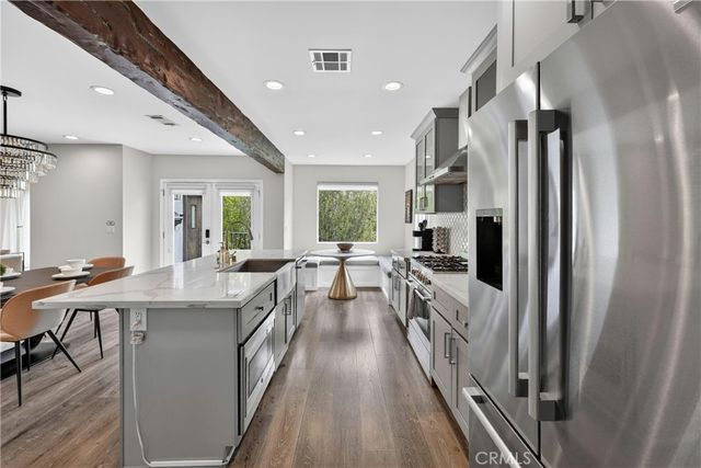 1029 Keniston Avenue, Los Angeles, CA 90019