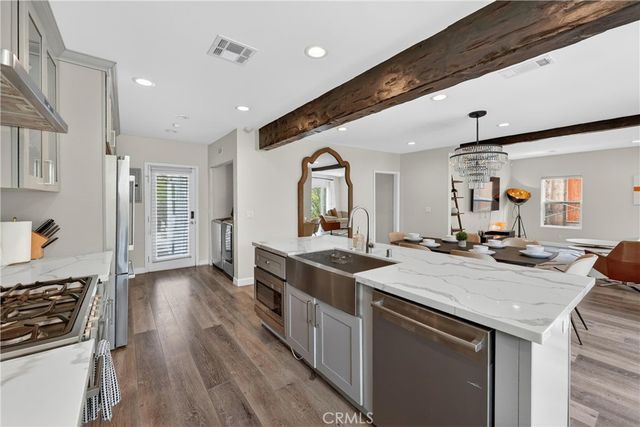 1029 Keniston Avenue, Los Angeles, CA 90019
