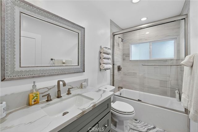 1029 Keniston Avenue, Los Angeles, CA 90019