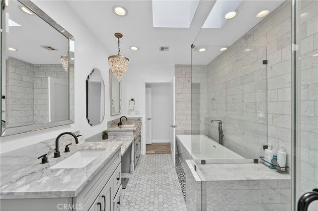 1029 Keniston Avenue, Los Angeles, CA 90019