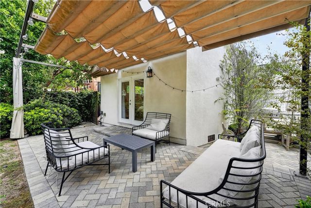 1029 Keniston Avenue, Los Angeles, CA 90019