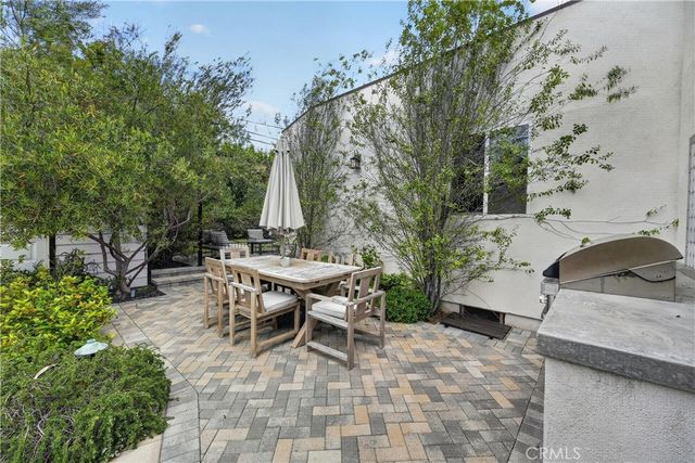 1029 Keniston Avenue, Los Angeles, CA 90019