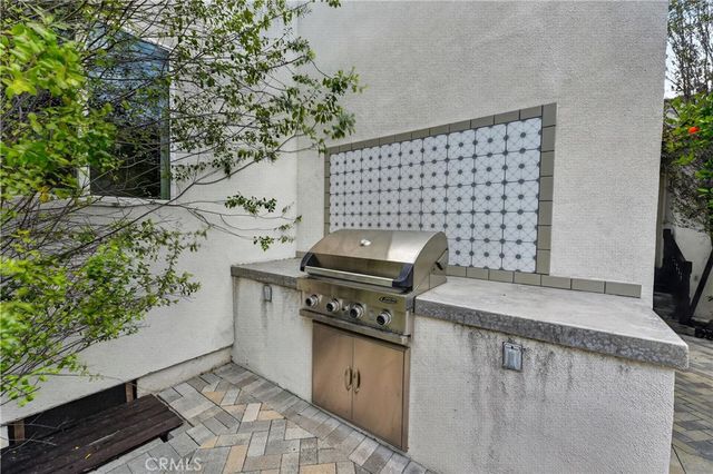 1029 Keniston Avenue, Los Angeles, CA 90019