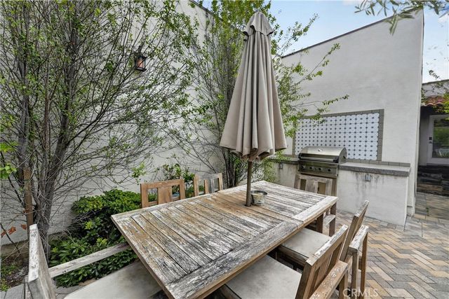 1029 Keniston Avenue, Los Angeles, CA 90019