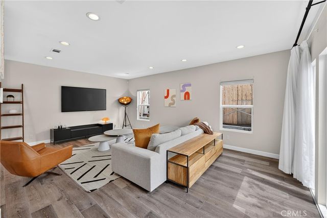 1029 Keniston Avenue, Los Angeles, CA 90019