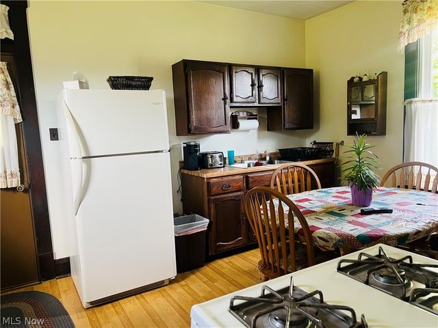 1121 N 7th Street, Martins Ferry, OH 43935