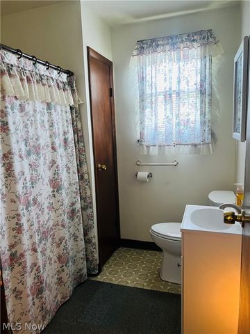 1121 N 7th Street, Martins Ferry, OH 43935