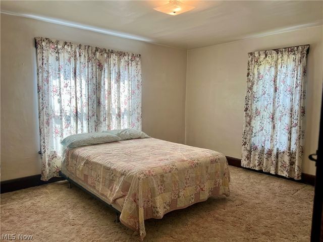 1121 N 7th Street, Martins Ferry, OH 43935