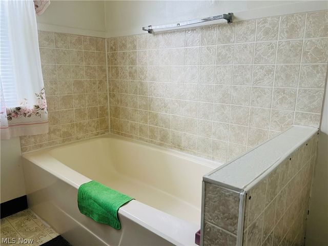 1121 N 7th Street, Martins Ferry, OH 43935