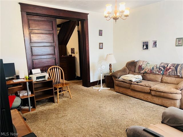 1121 N 7th Street, Martins Ferry, OH 43935