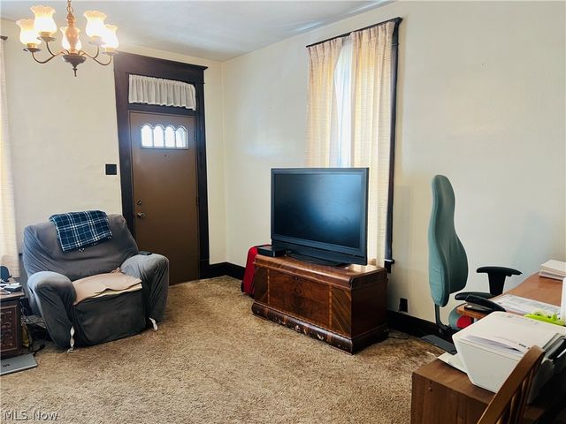 1121 N 7th Street, Martins Ferry, OH 43935