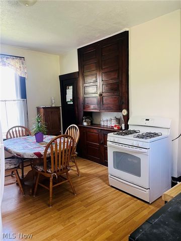 1121 N 7th Street, Martins Ferry, OH 43935
