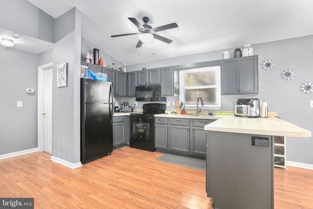 413 LAKEVIEW PKWY, Locust Grove, VA 22508