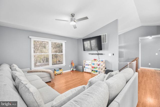 413 LAKEVIEW PKWY, Locust Grove, VA 22508