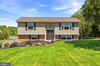 706 S SHAWNEE DR, Auburn, PA 17922