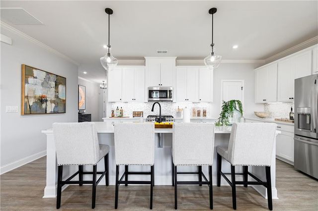 868 Leraes Way, Loganville, GA 30052