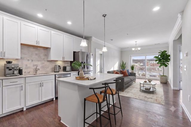120 University Ave 2308, Westwood, MA 02090