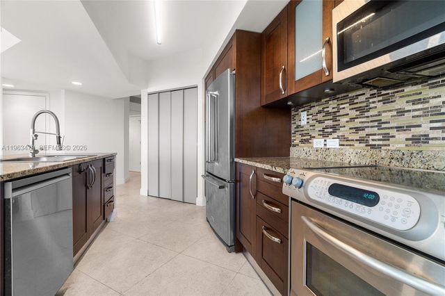 20000 E Country Club Drive 716, Aventura, FL 33180