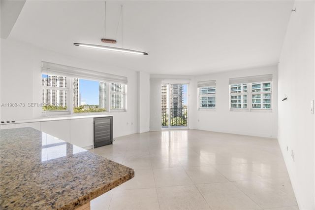 20000 E Country Club Drive 716, Aventura, FL 33180