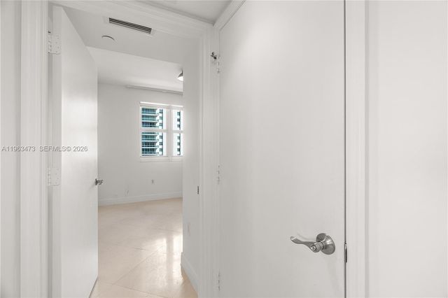 20000 E Country Club Drive 716, Aventura, FL 33180