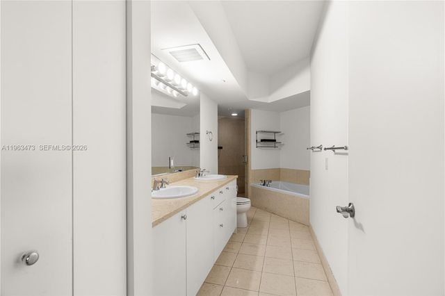 20000 E Country Club Drive 716, Aventura, FL 33180