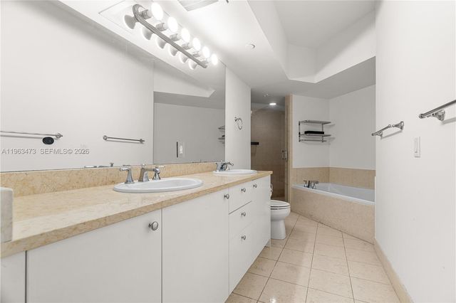 20000 E Country Club Drive 716, Aventura, FL 33180