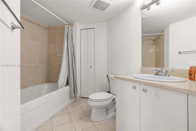 20000 E Country Club Drive 716, Aventura, FL 33180
