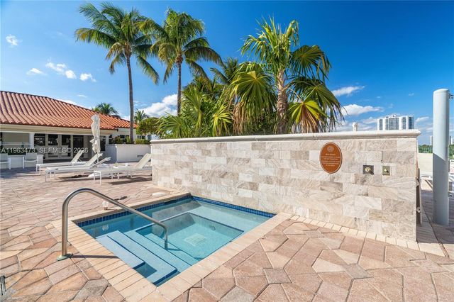 20000 E Country Club Drive 716, Aventura, FL 33180