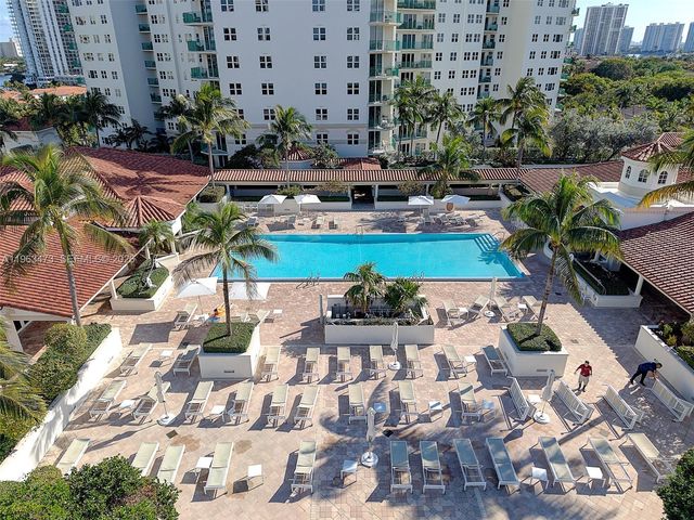 20000 E Country Club Drive 716, Aventura, FL 33180