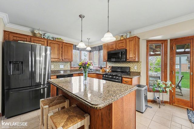 17252 Muirfield Drive, Macomb Twp, MI 48042
