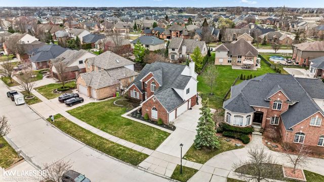 17252 Muirfield Drive, Macomb Twp, MI 48042