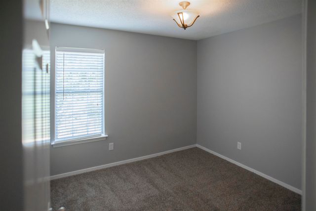1595 BEAVER TRAIL LN, Memphis, TN 38016