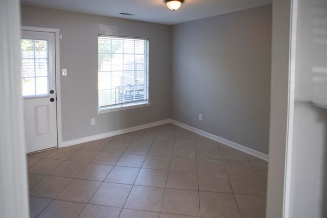 1595 BEAVER TRAIL LN, Memphis, TN 38016