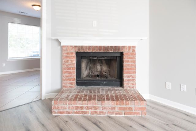 1595 BEAVER TRAIL LN, Memphis, TN 38016
