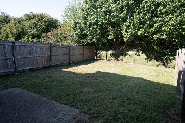 1595 BEAVER TRAIL LN, Memphis, TN 38016