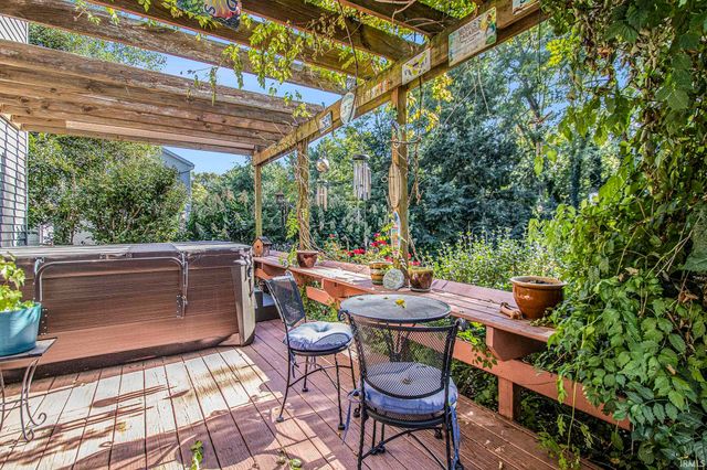 26772 Hampton Woods Drive, Elkhart, IN 46514