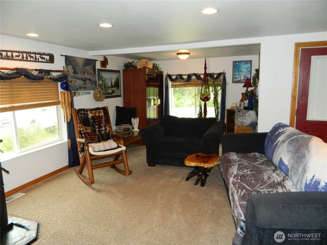 44 Bonaparte Avenue, Tonasket, WA 98855