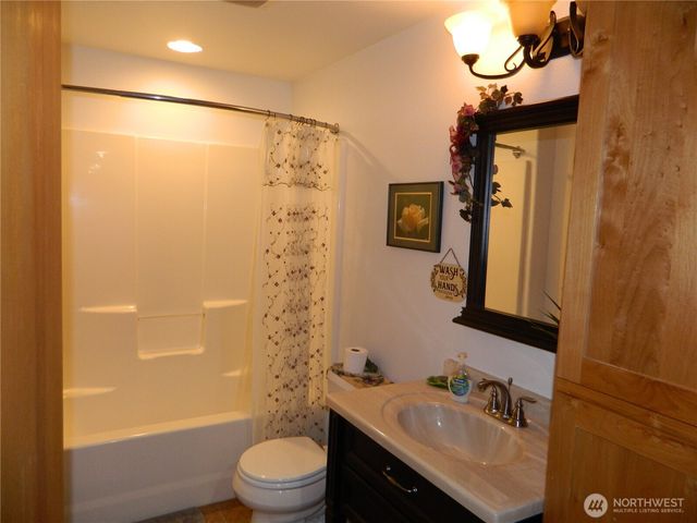 44 Bonaparte Avenue, Tonasket, WA 98855