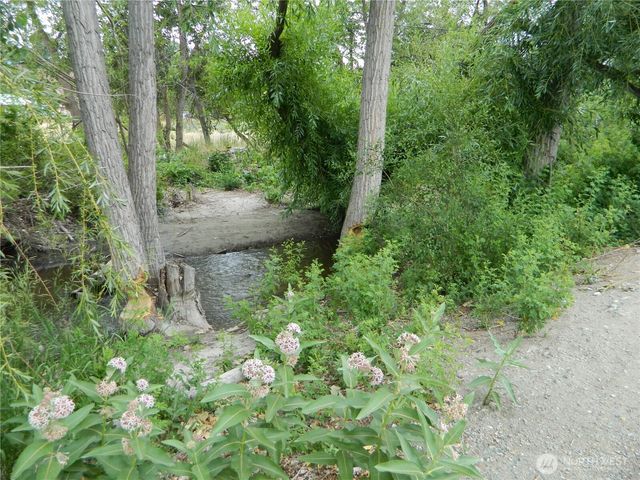 44 Bonaparte Avenue, Tonasket, WA 98855