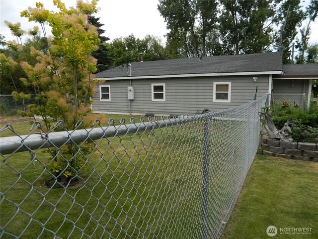 44 Bonaparte Avenue, Tonasket, WA 98855