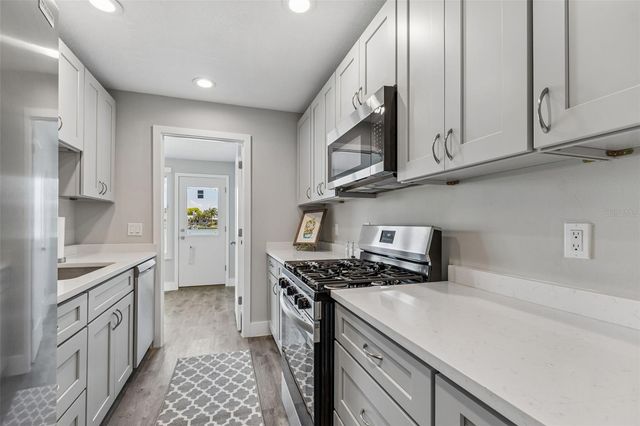 5955 30TH AVENUE S 105, Gulfport, FL 33707