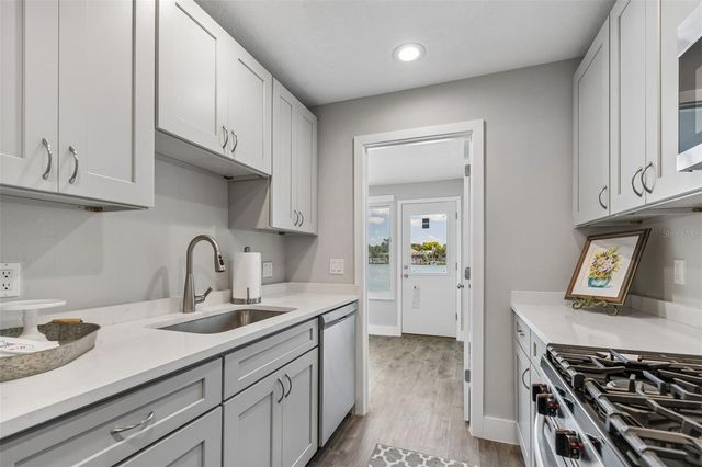 5955 30TH AVENUE S 105, Gulfport, FL 33707