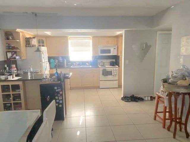 7340 SW 82nd St C203, Miami, FL 33143