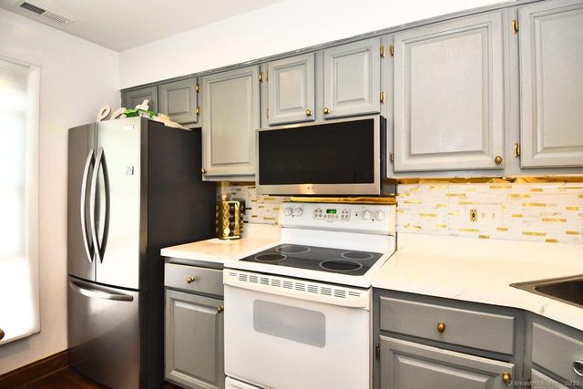 178 Flax Hill Road APT C203, Norwalk, CT 06854