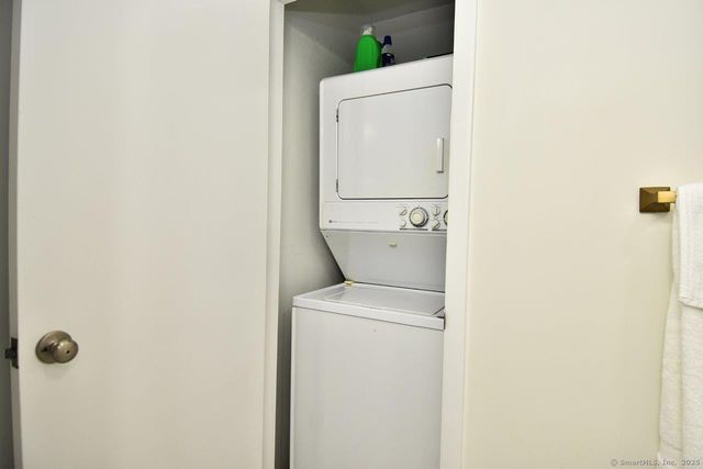 178 Flax Hill Road APT C203, Norwalk, CT 06854